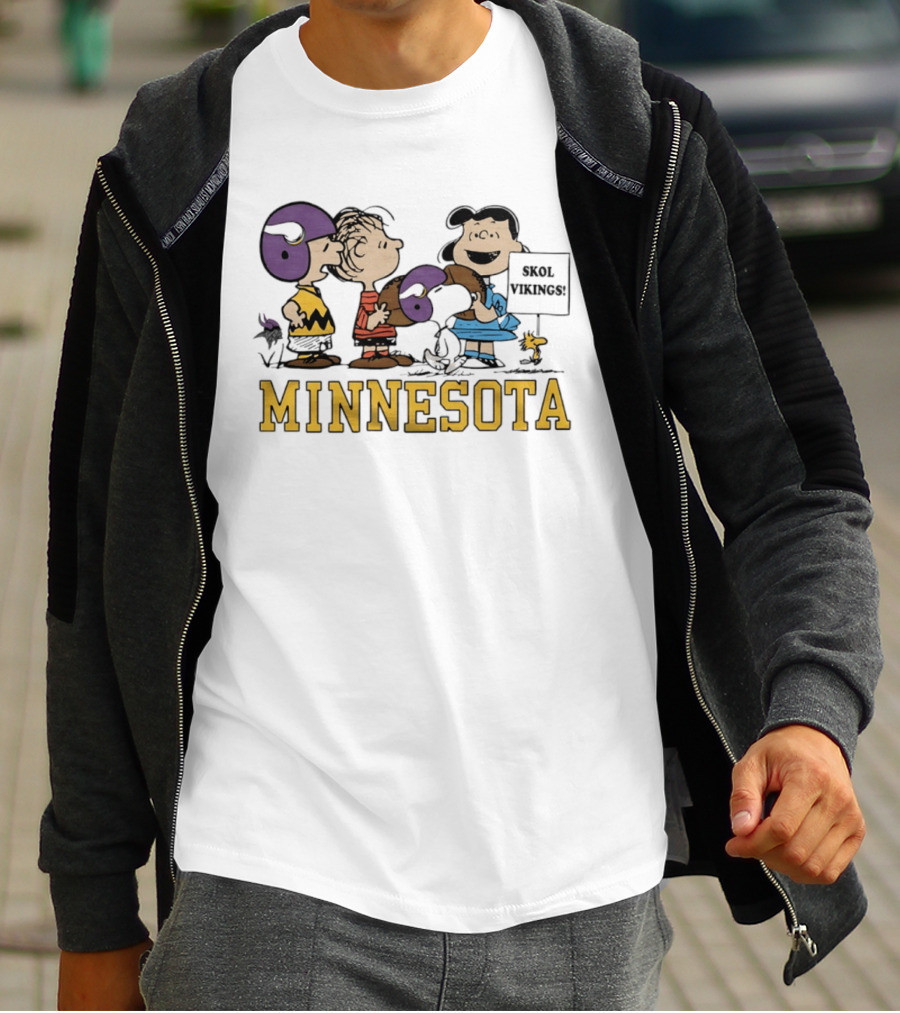 Minnesota Vikings Peanuts Skol Vikings Linus Lucy Woodstock Charlie Brown T-Shirt