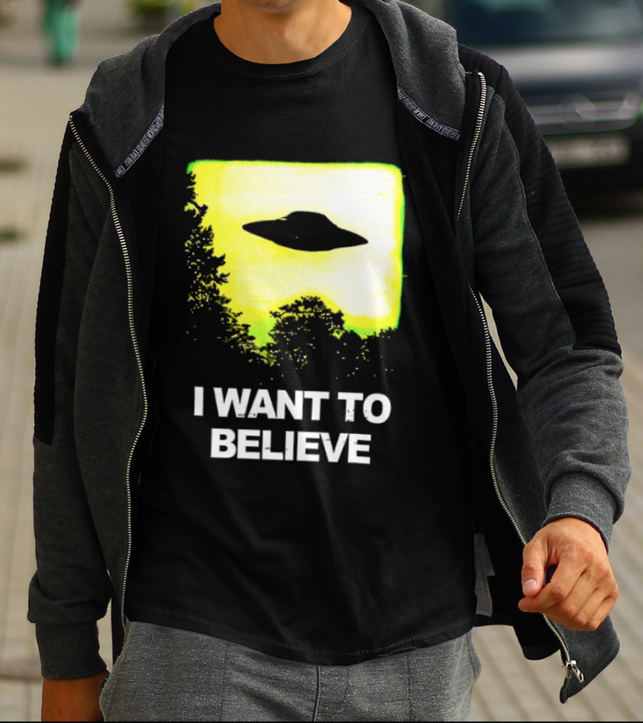 Alien I Want To Believe UFO Silhouette Paranormal Activity The Truth Is Out There T-Shirt