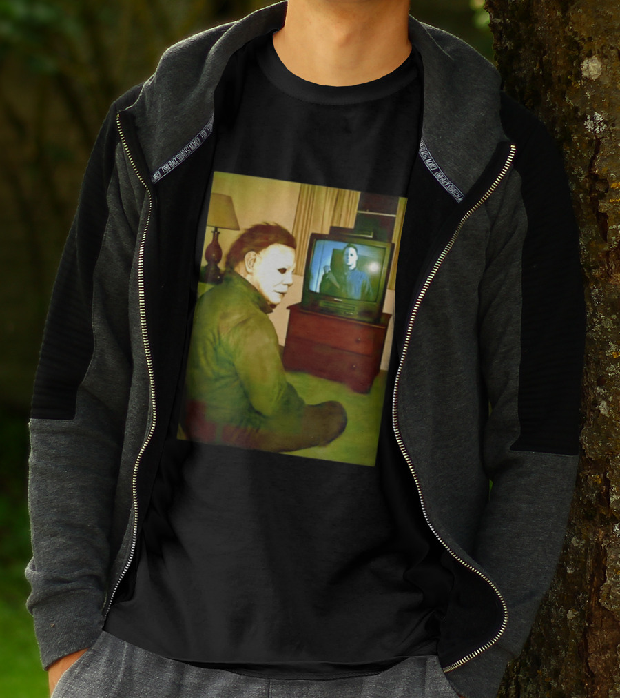 Michael Myers Ing Himself On TV Halloween Scene T-Shirt