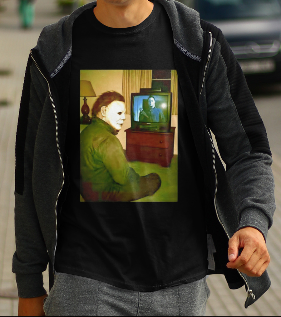 Michael Myers Ing Himself On TV Halloween Scene T-Shirt