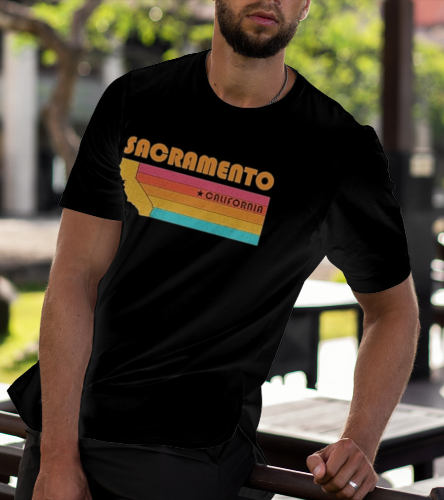 Sacramento California Retro Map Souvenir T-Shirt
