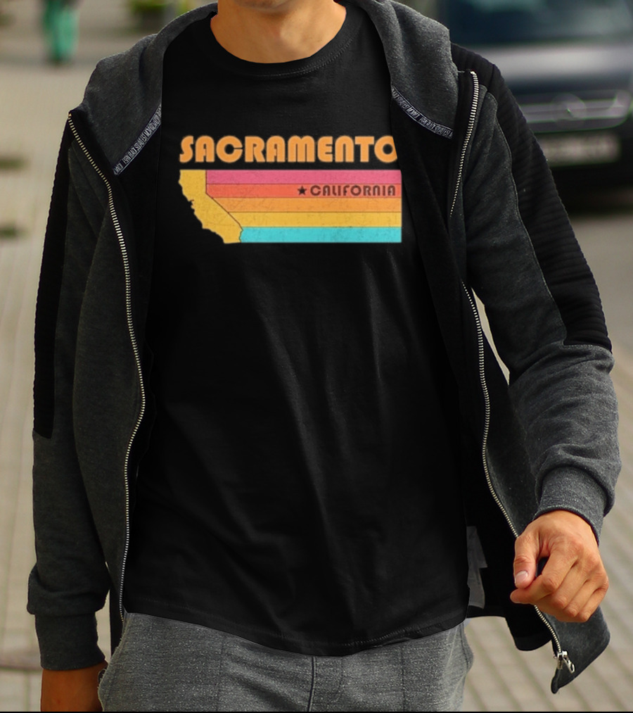 Sacramento California Retro Map Souvenir T-Shirt