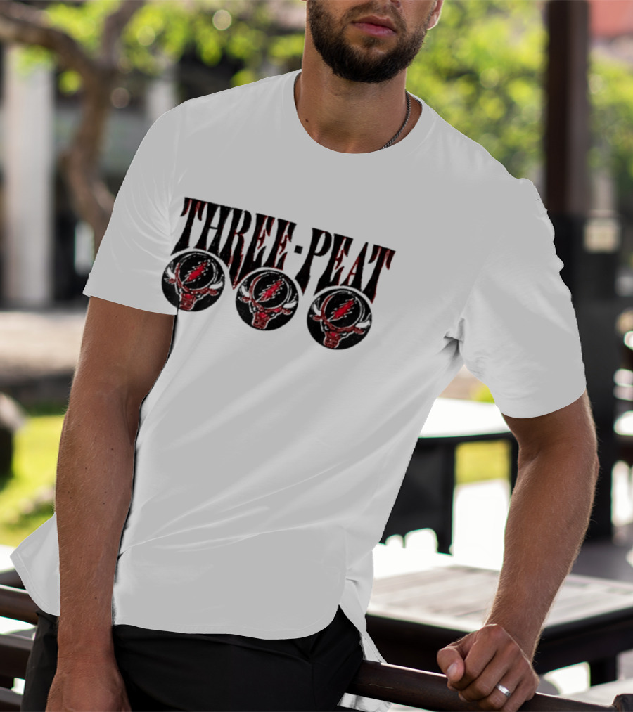 Grateful Chicago Bulls Three Peat Basketball Triumph T-Shirt