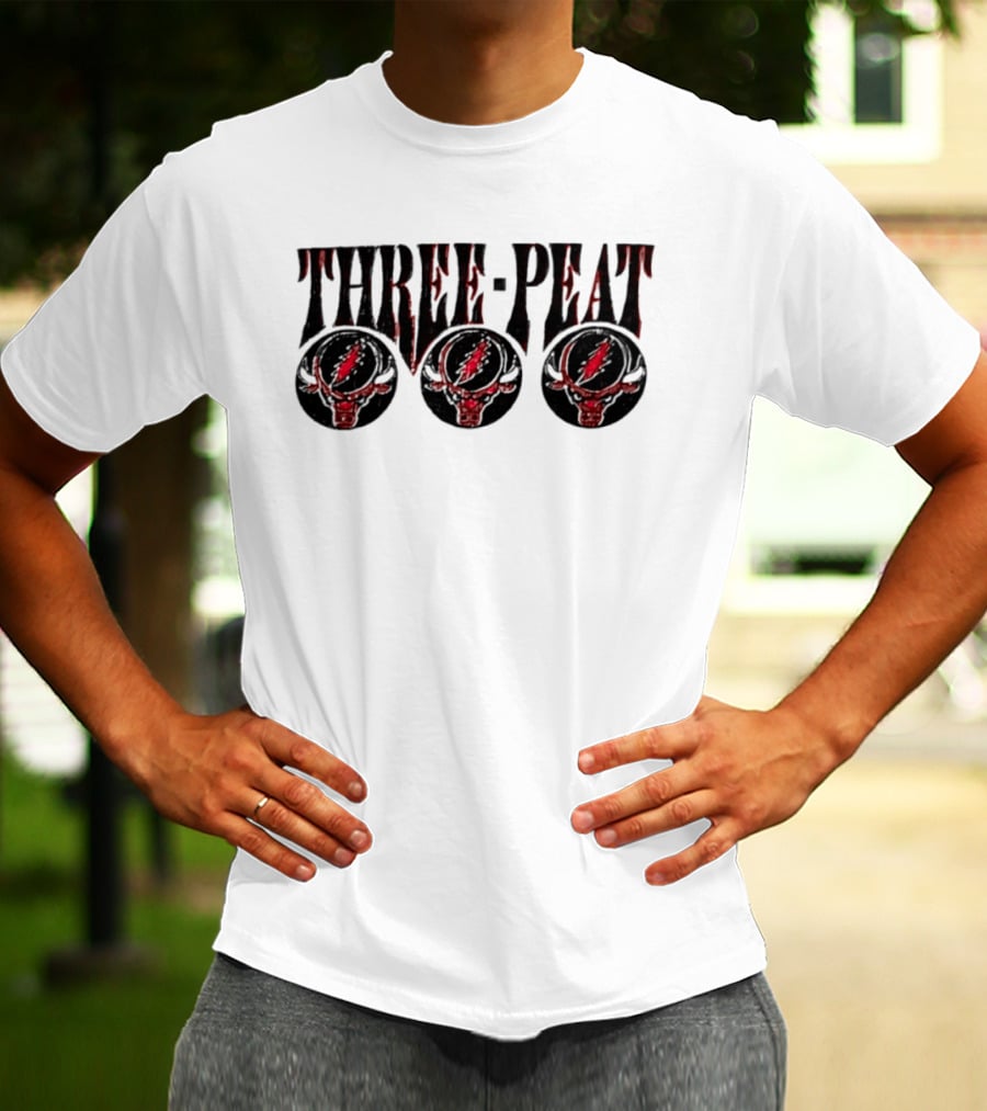 Grateful Chicago Bulls Three Peat Basketball Triumph T-Shirt