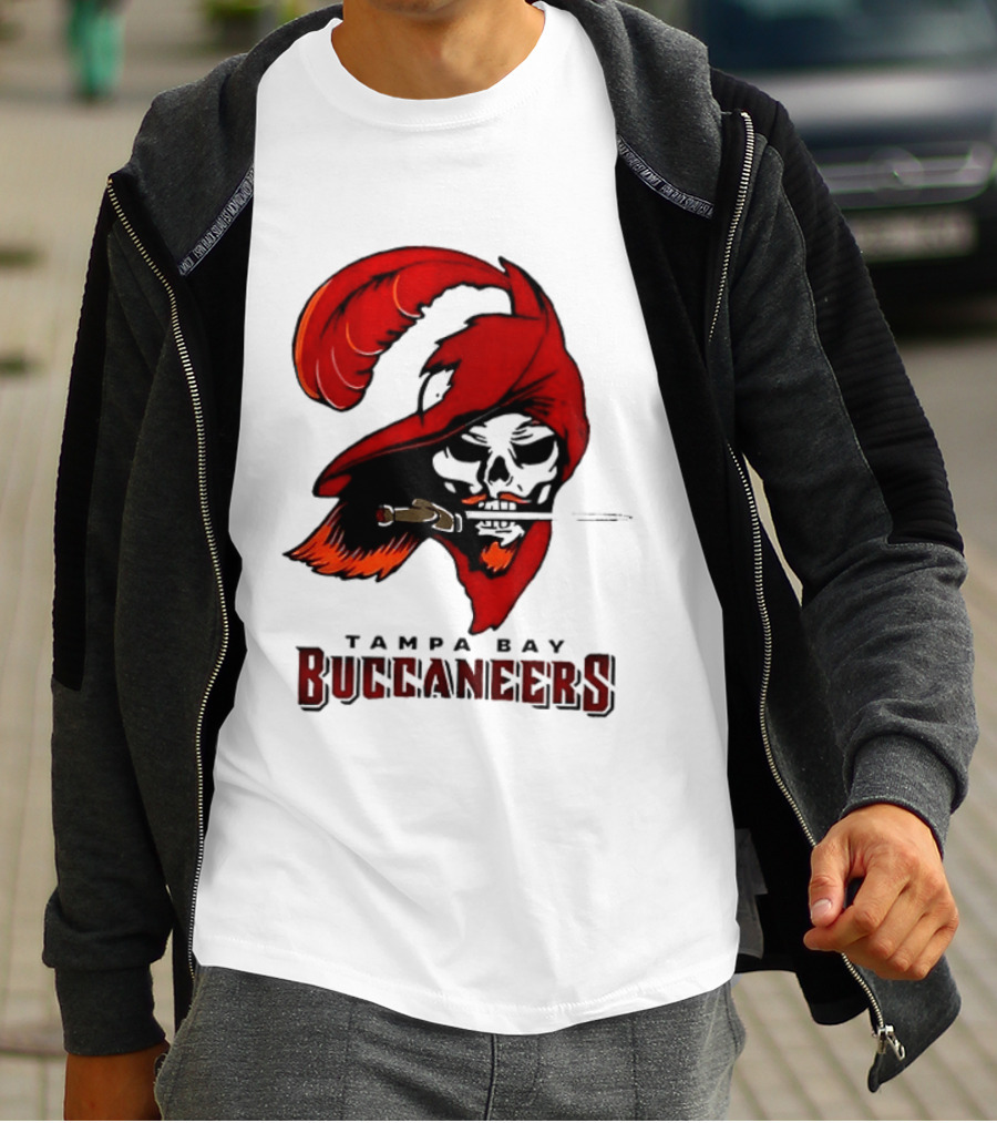 Rueben Bain Jr Tampa Bay Buccaneers 2026 Fire The Cannons Football Skeleton Pirate Flag T-Shirt