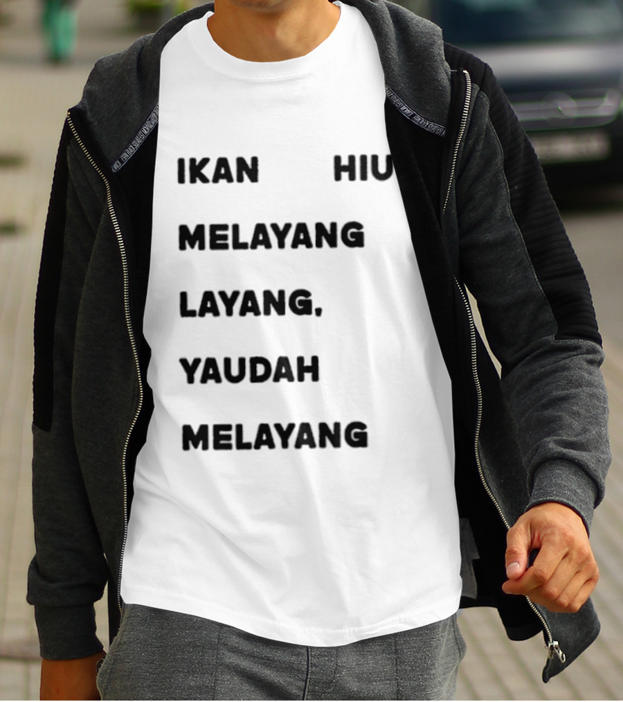 Ikan Hiu Melayang Layang Yaudah Melayang Floating Shark Trend T-Shirt