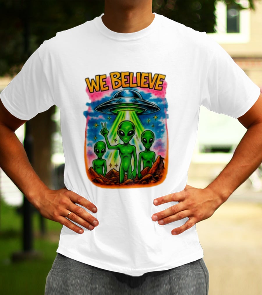 We Believe Aliens UFO Extraterrestrial Peaceful Green Aliens Stars Cosmic Scene T-Shirt