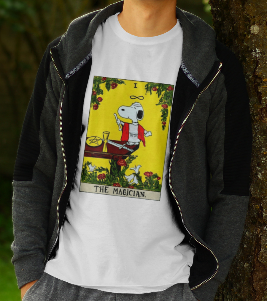 Snoopy Peanuts The Magician Tarot Card T-Shirt