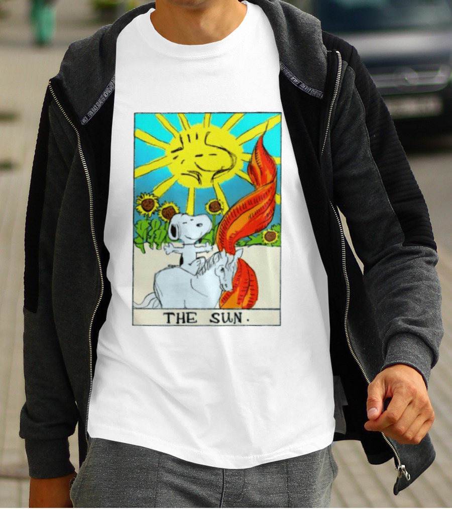 Snoopy The Sun Tarot Card Peanuts Charlie Brown Tarot T-Shirt