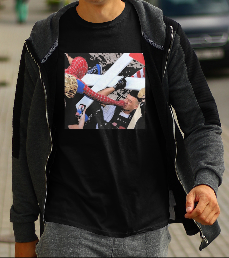 Minneapolis Spiderman Punching Police Protest Scene T-Shirt