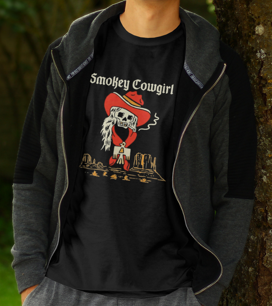 Smokey Cowgirl Western Skeleton Cowboy Desert Scene T-Shirt