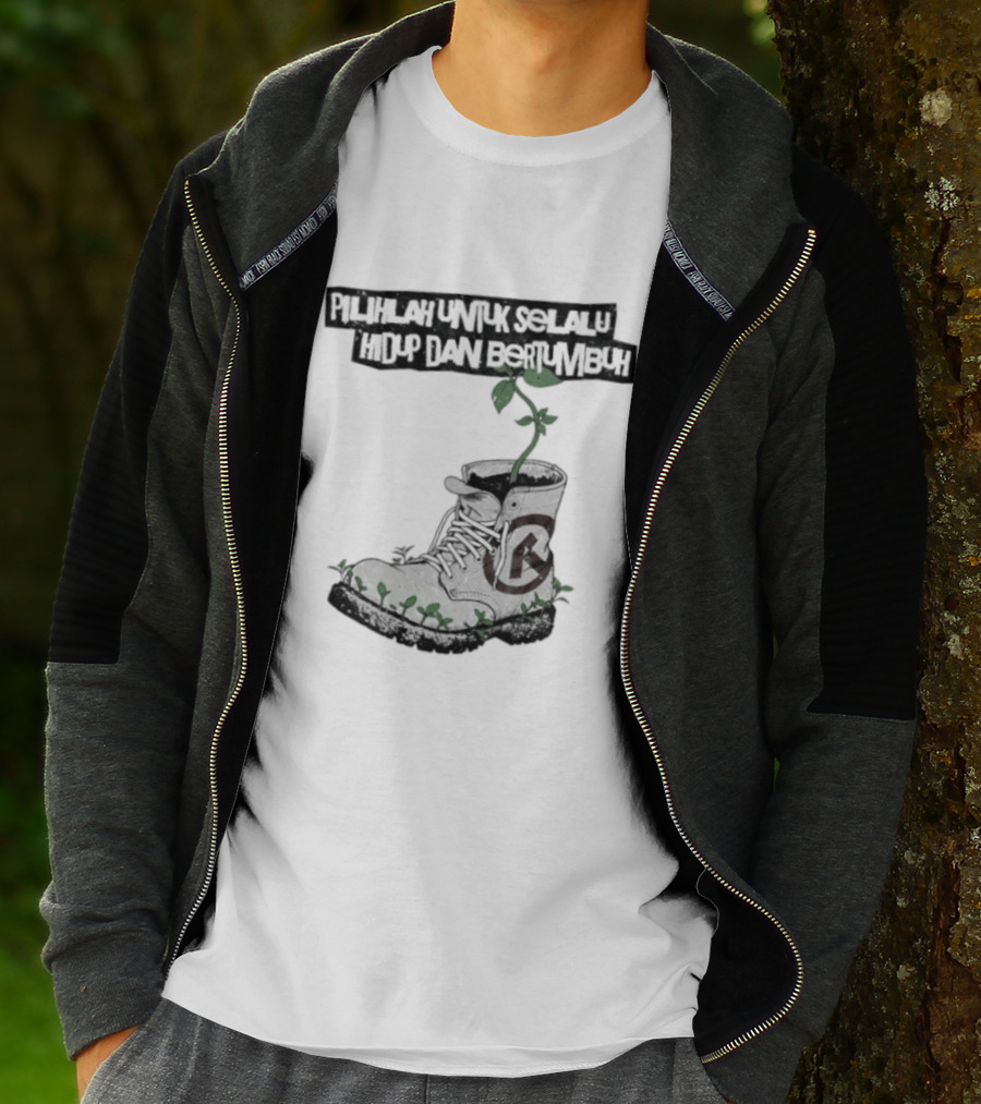 Pilihlah Untuk Selalu Hidup Dan Bertumbuh Tanaman Dalam Boot T-Shirt