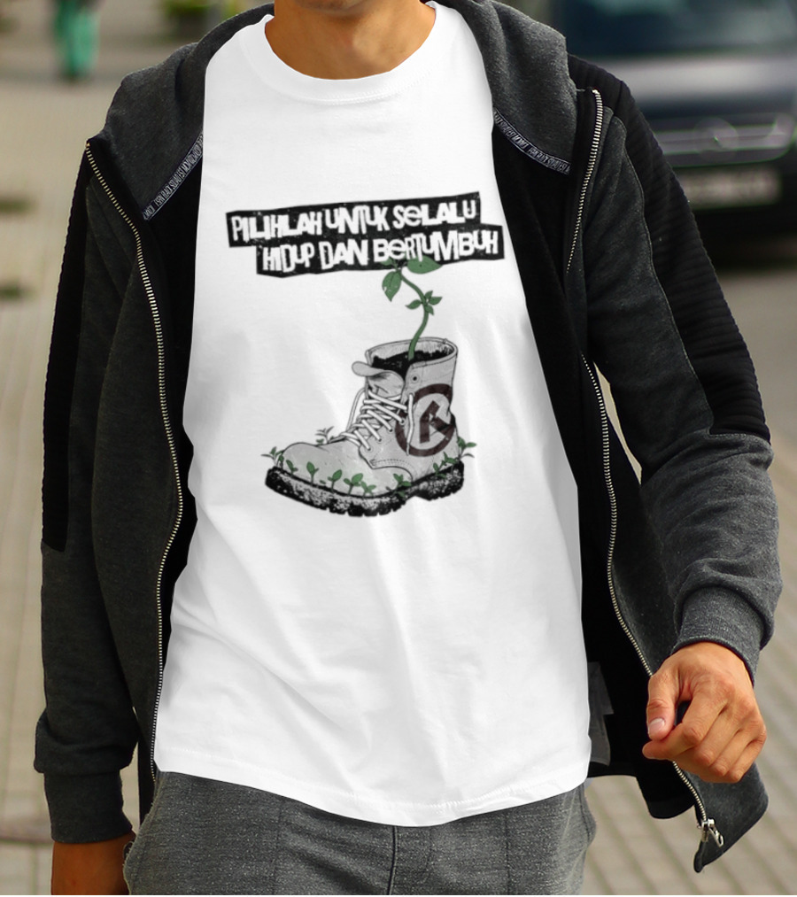 Pilihlah Untuk Selalu Hidup Dan Bertumbuh Tanaman Dalam Boot T-Shirt