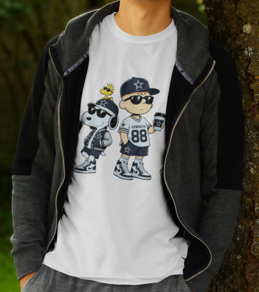 Snoopy Charlie Brown Cowboys 88 Football Fan Gear T-Shirt