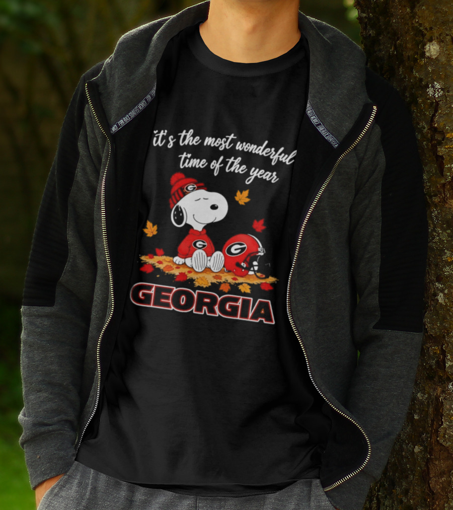 Georgia Bulldogs Snoopy It's The Most Wonderful Time Of The Year Autumn Leaves 2026 T-Shirt