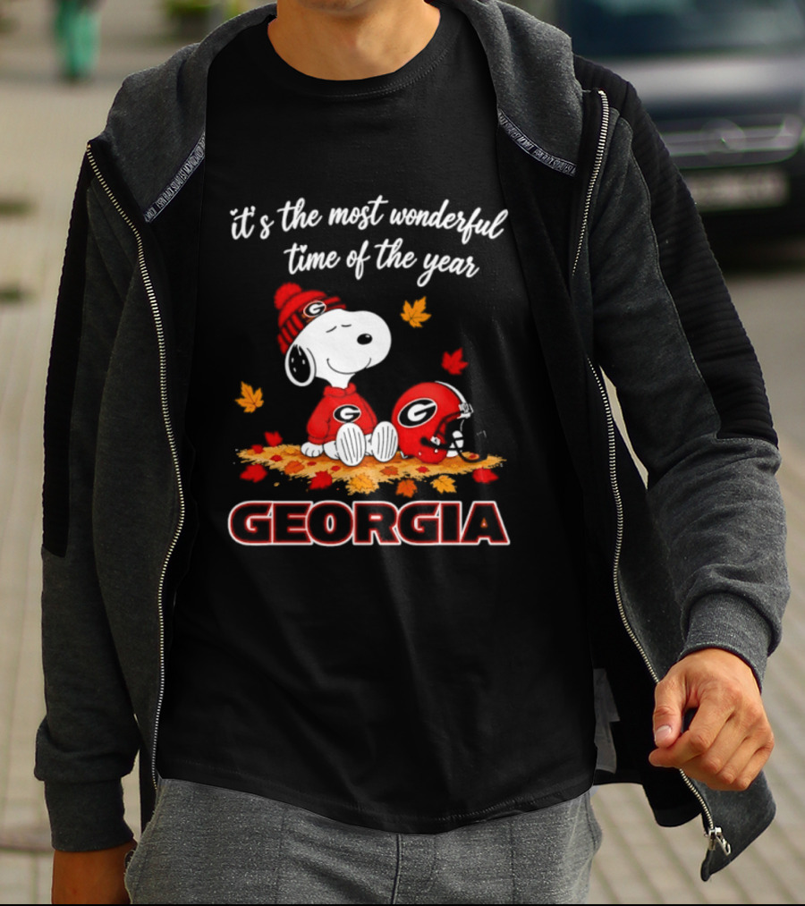 Georgia Bulldogs Snoopy It's The Most Wonderful Time Of The Year Autumn Leaves 2026 T-Shirt
