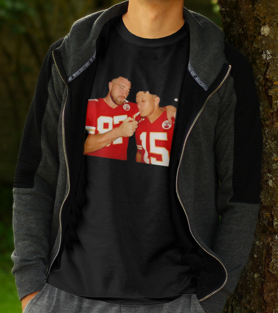 Kansas City Chiefs Mahomes Kelce Smoking 87 15 T-Shirt