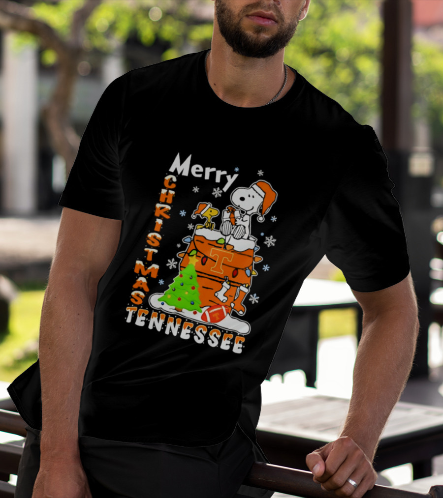 Snoopy Woodstock Christmas 2026 Tennessee Volunteers Football Santa Hat T-Shirt