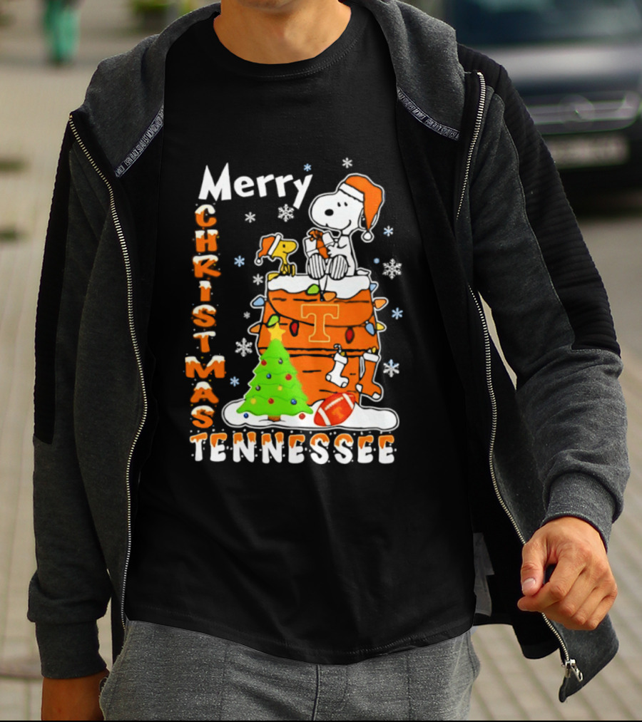 Snoopy Woodstock Christmas 2026 Tennessee Volunteers Football Santa Hat T-Shirt