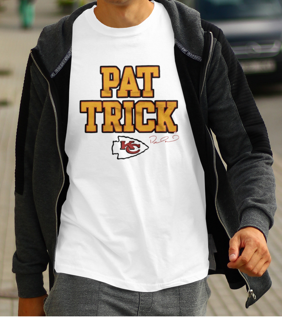 Pat Trick Kansas City Chiefs Patrick Mahomes KC Signature T-Shirt