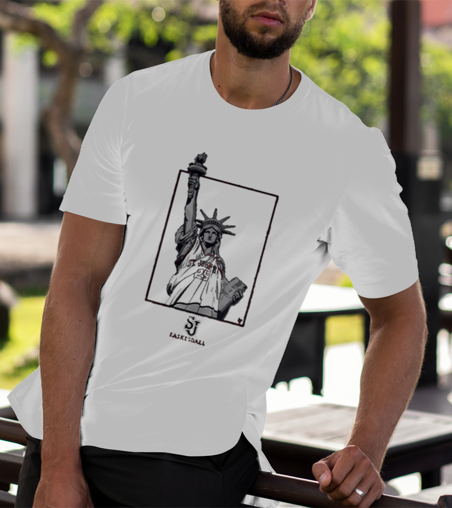 St John's Basketball New York's Team Statue Of Liberty SI Image T-Shirt