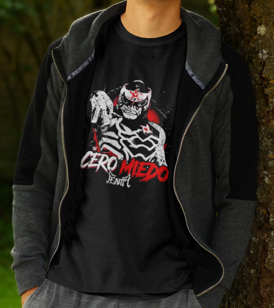 Cero Miedo Penta Hand Sign WWE Photo T-Shirt