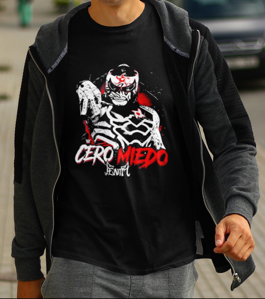 Cero Miedo Penta Hand Sign WWE Photo T-Shirt