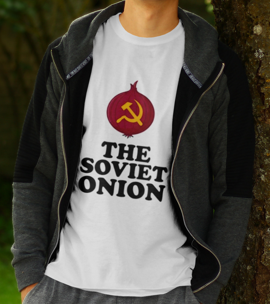 The Soviet Onion Communism USSR Pun Political Humor Hammer Sickle T-Shirt