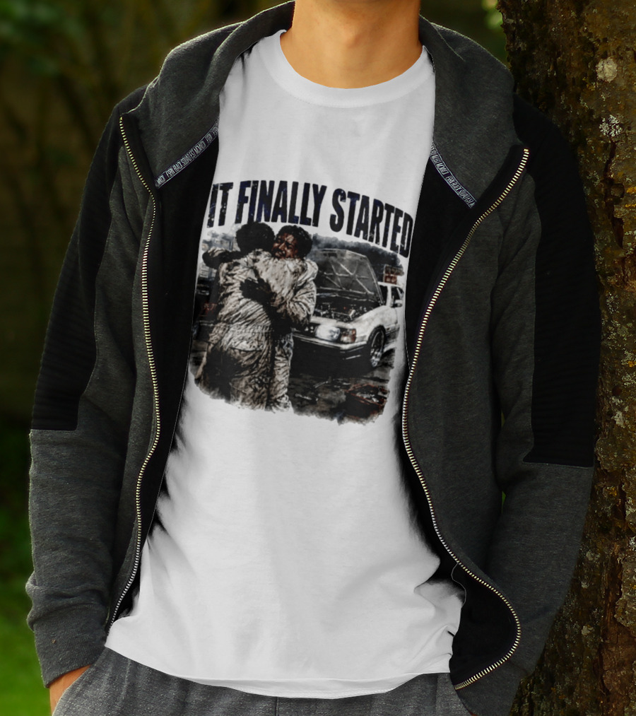 It Finally Started Junkiez Network Car Enthusiast Hugging Mechanics T-Shirt