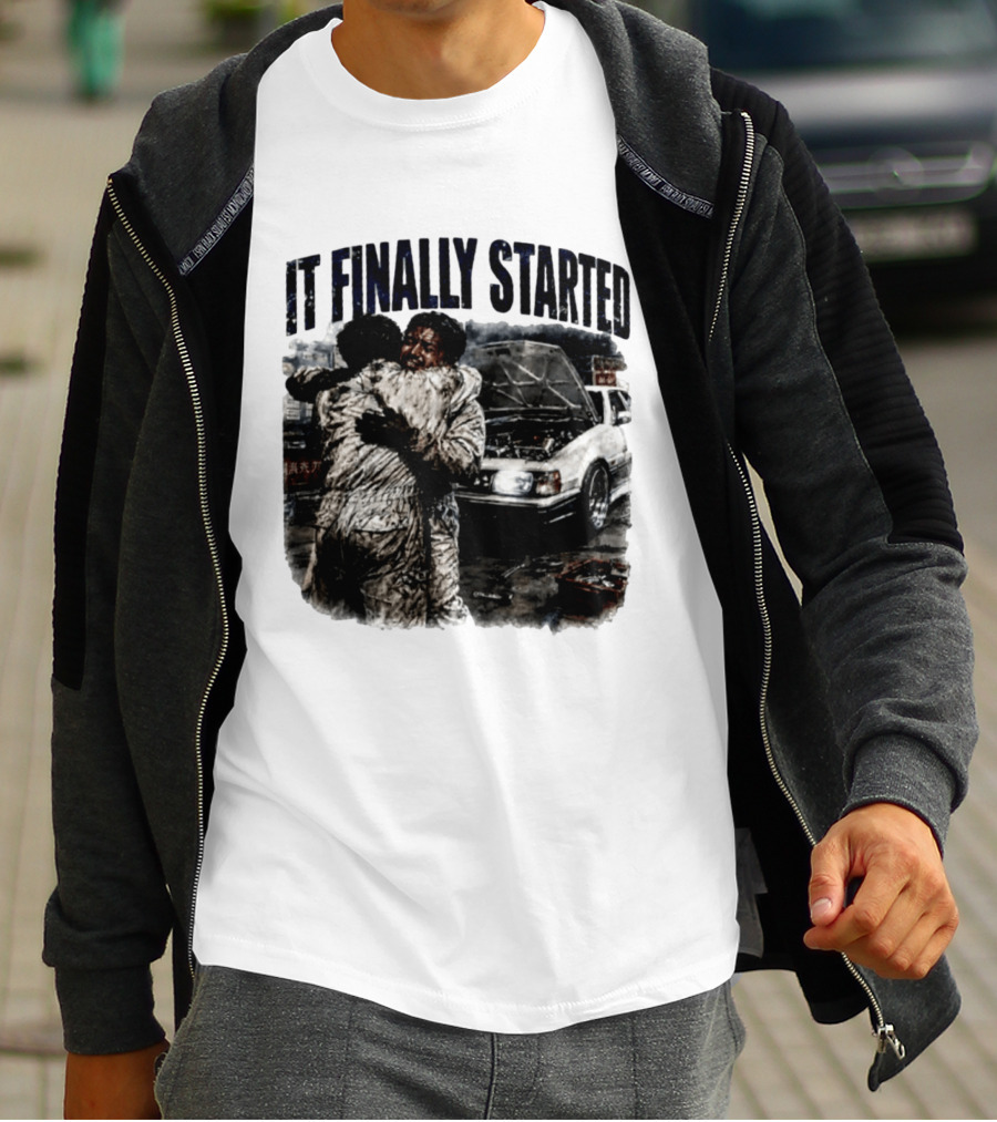 It Finally Started Junkiez Network Car Enthusiast Hugging Mechanics T-Shirt