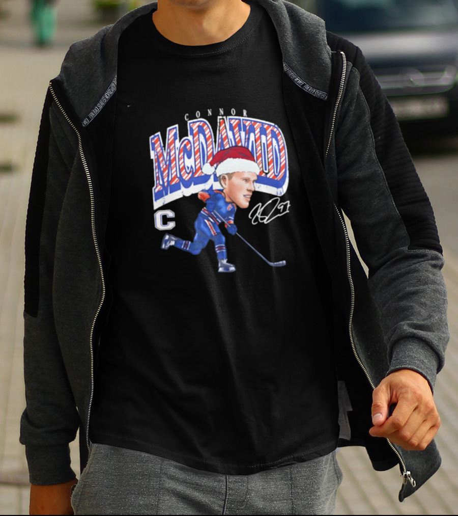 Connor McDavid Edmonton Oilers Cartoon Santa Hat ND97 T-Shirt