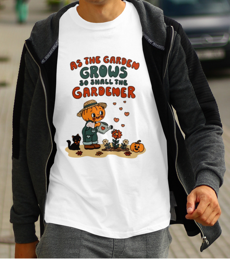 As The Garden Grows So Shall The Gardener Pumpkin Watering Flowers With Cat And Hearts T-Shirt