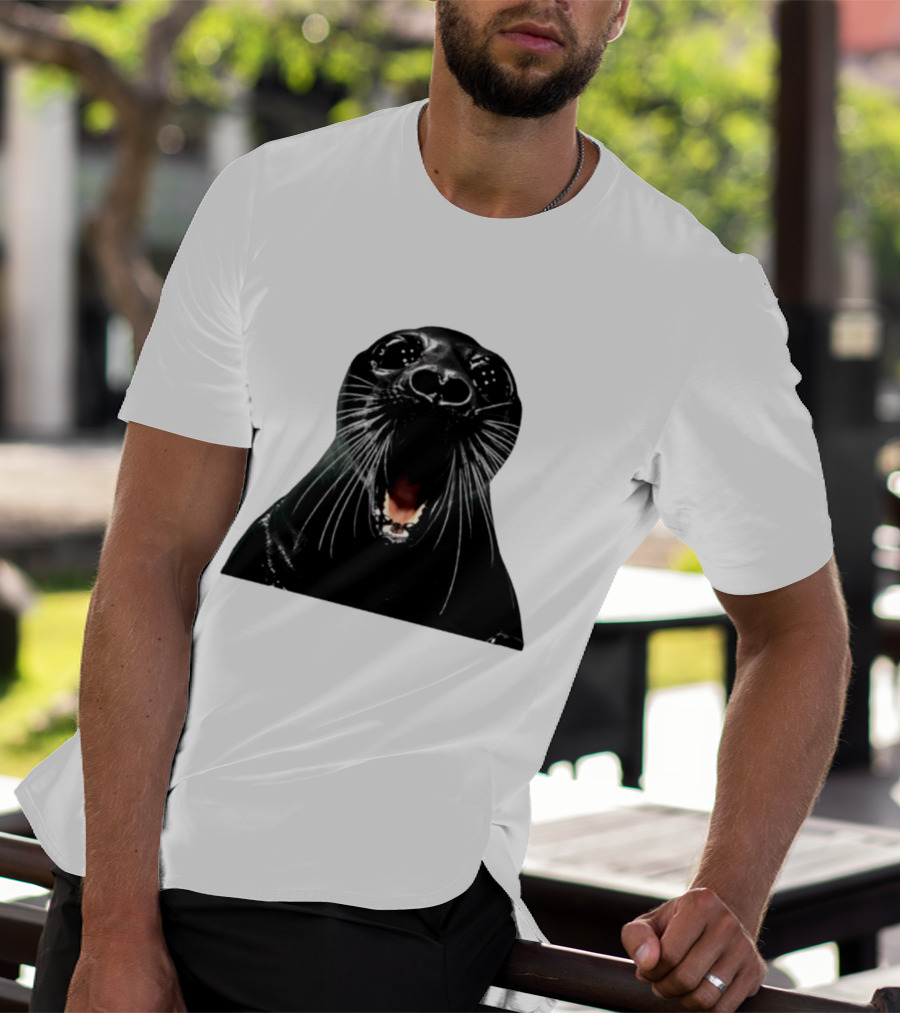 Screaming Black Seal Meme Hilarious Animal Expression T-Shirt