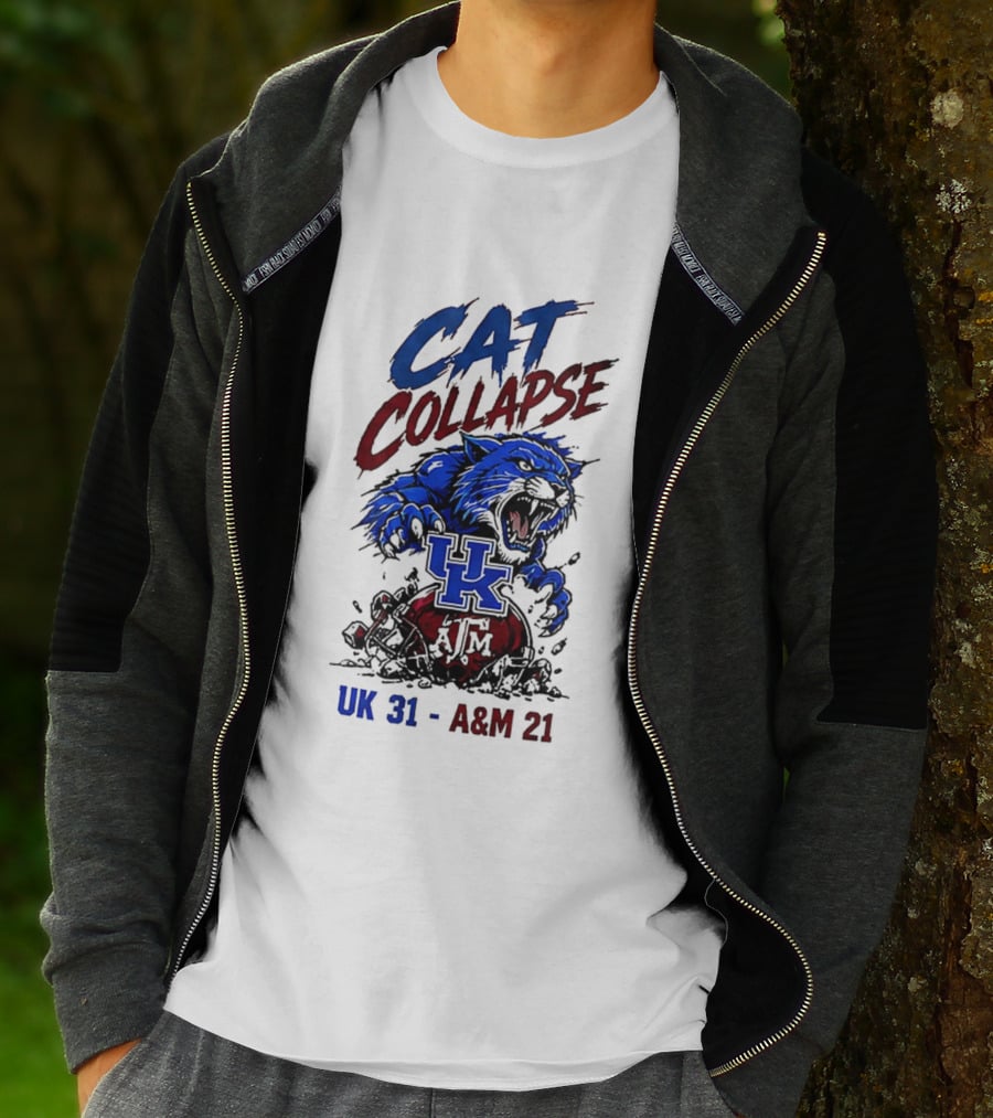 Cat Collapse UK Wildcats Crushing A&M Helmet UK 31 A&M 21 T-Shirt