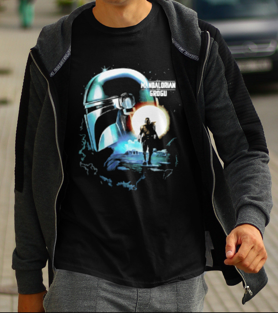 The Mandalorian And Grogu Helmet Silhouette Star Wars Disney Plus Series T-Shirt