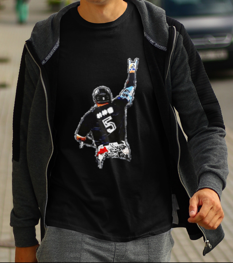 Munetaka Murakami Tokyo Yakult Swallows Jersey Number 5 Baseball Player Celebration T-Shirt