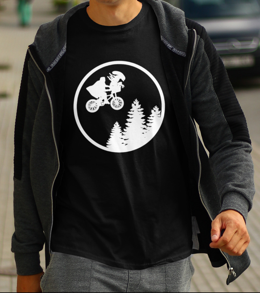 Alien On Bicycle With Trees In Circle Flying Scene 2026 T-Shirt