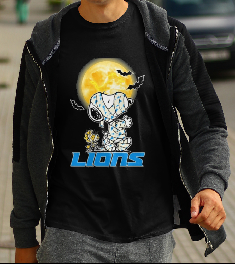 Detroit Lions Snoopy Halloween 2026 Full Moon Bat Holiday T-Shirt