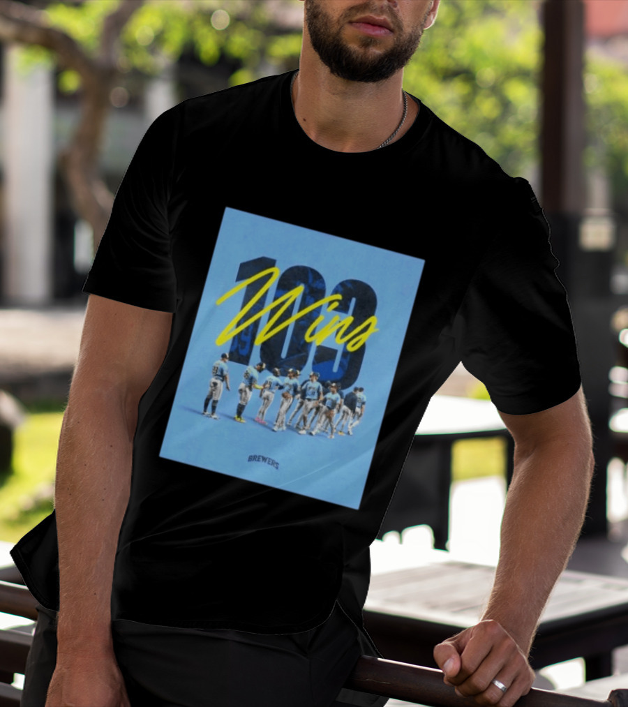 Milwaukee Brewers 103 Wins Celebration Team Huddle T-Shirt