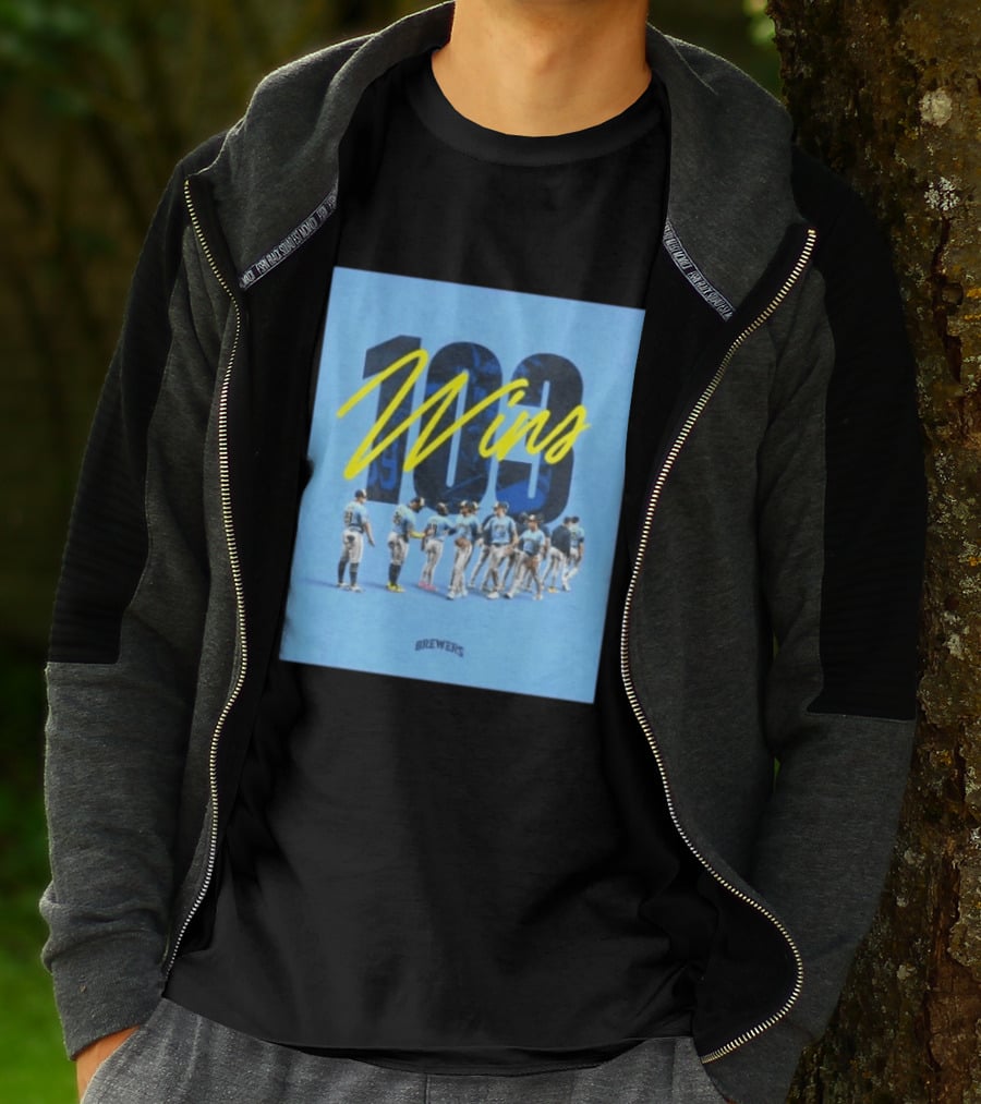Milwaukee Brewers 103 Wins Celebration Team Huddle T-Shirt