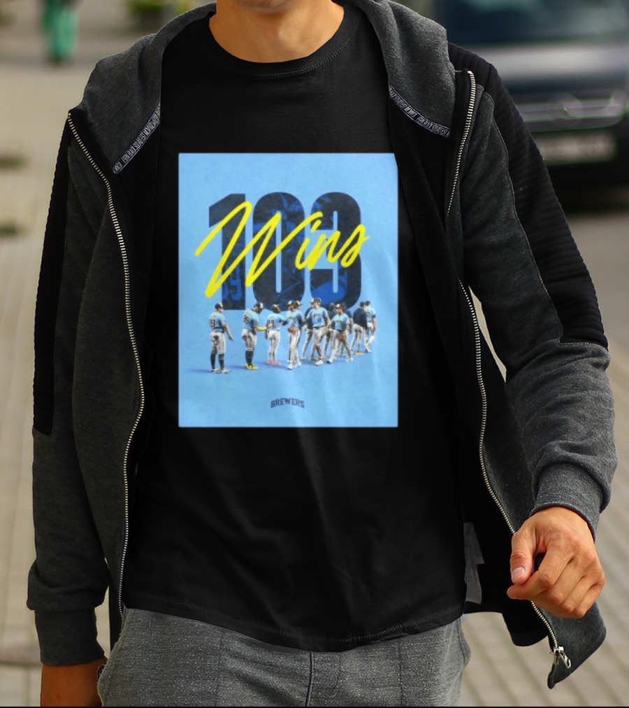 Milwaukee Brewers 103 Wins Celebration Team Huddle T-Shirt