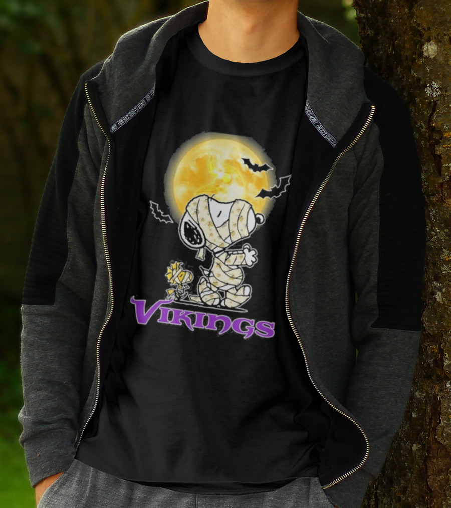 Minnesota Vikings Snoopy Halloween Moon 2026 Holiday T-Shirt