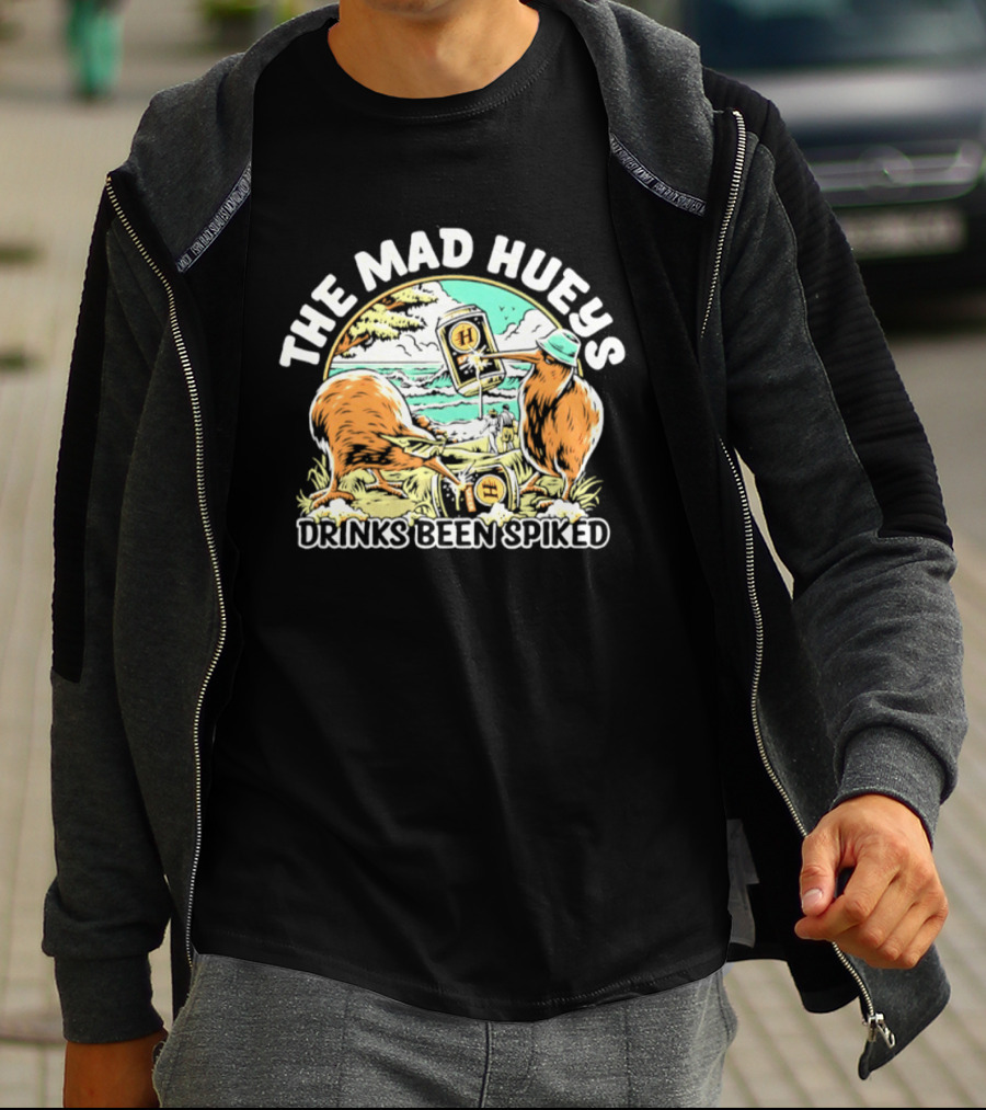 The Mad Hueys Drinks Been Spiked Kiwi Bird Surfing Beach Scene T-Shirt