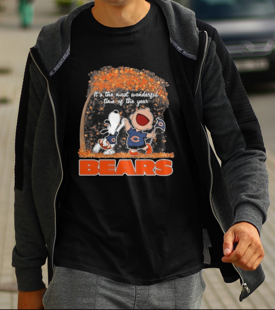 Chicago Bears Snoopy Charlie Brown Dancing 2026 It's The Most Wonderful Time Of The Year T-Shirt