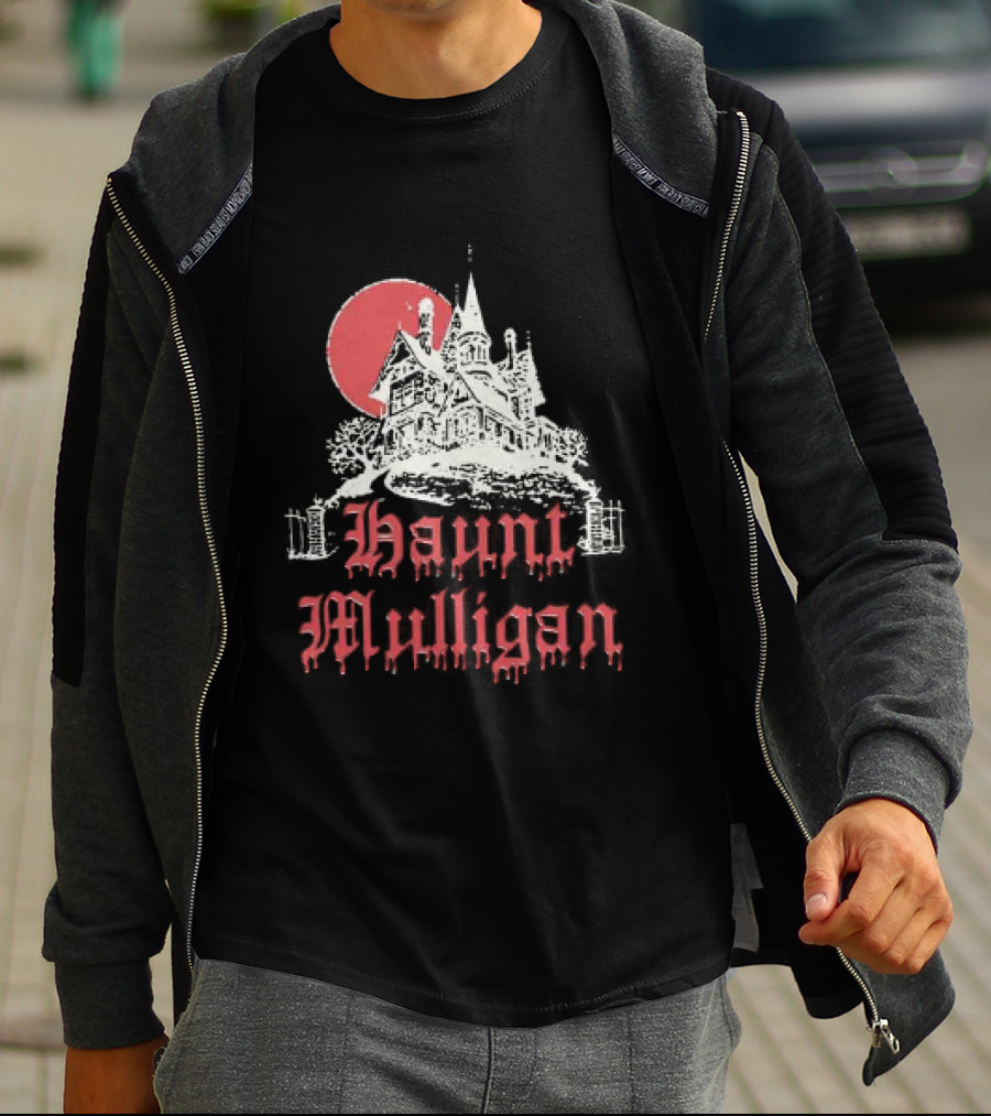 Hot Mulligan Haunted House Halloween Castle 2026 T-Shirt