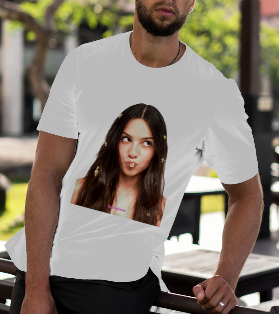Olivia Rodrigo Rolling Stone Digital Exclusive Photo With Daisy Accents T-Shirt