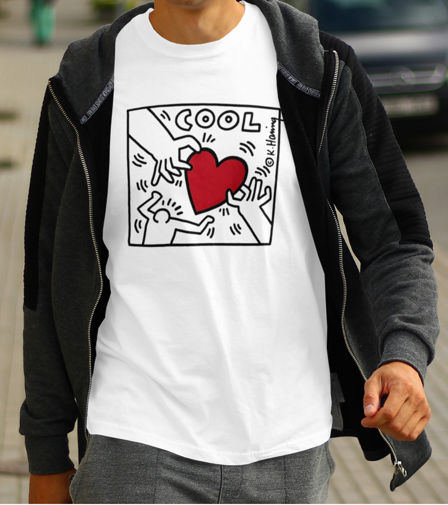 Keith Haring Cool Red Heart Two People Holding Hands Art 90s T-Shirt