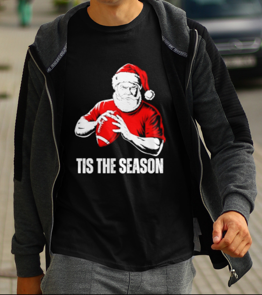 Santa Claus Playing Football Tis The Season Christmas 2026 T-Shirt