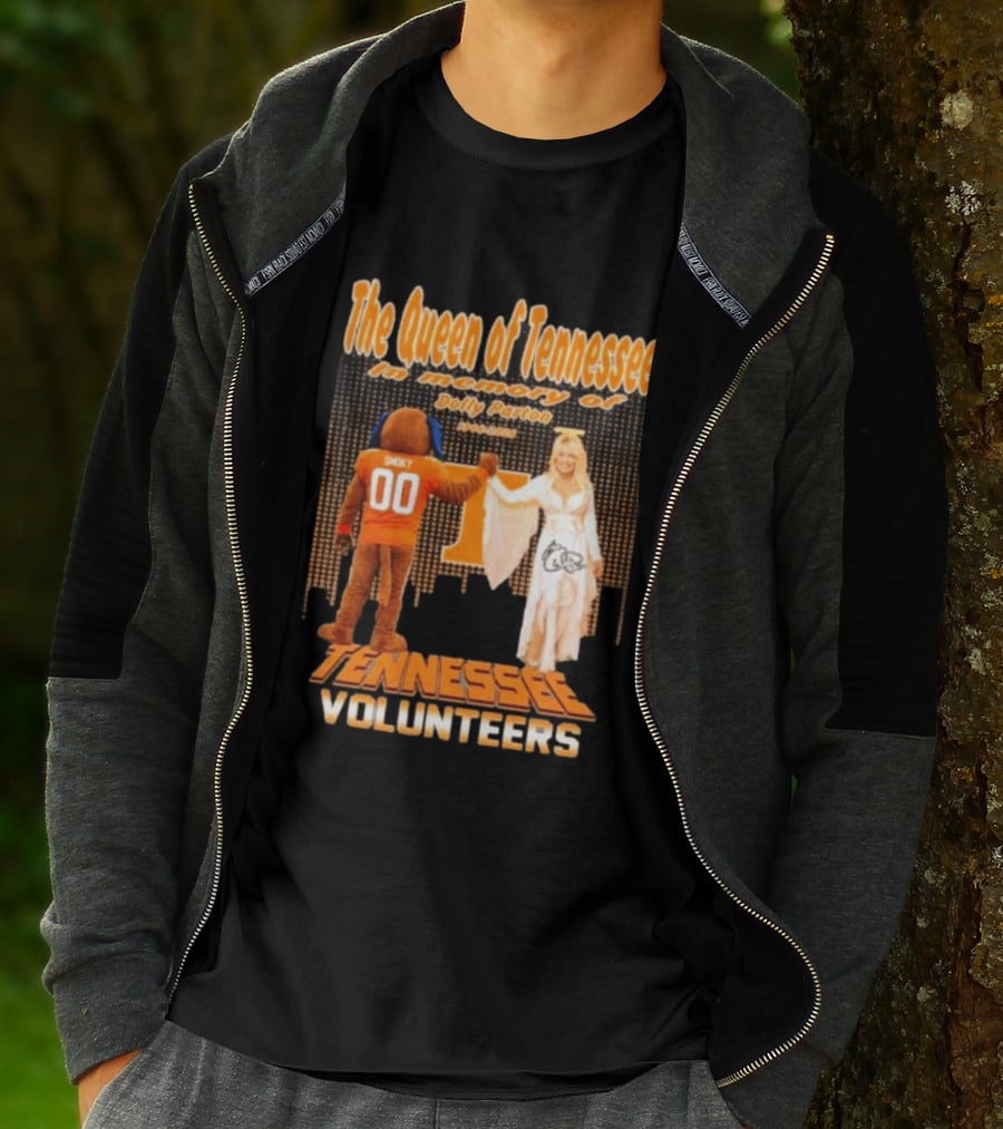 The Queen Of Tennessee In Memory Of Dolly Parton Smoky Tennessee Volunteers 1946 2026 T-Shirt