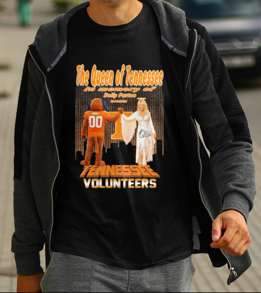 The Queen Of Tennessee In Memory Of Dolly Parton Smoky Tennessee Volunteers 1946 2026 T-Shirt